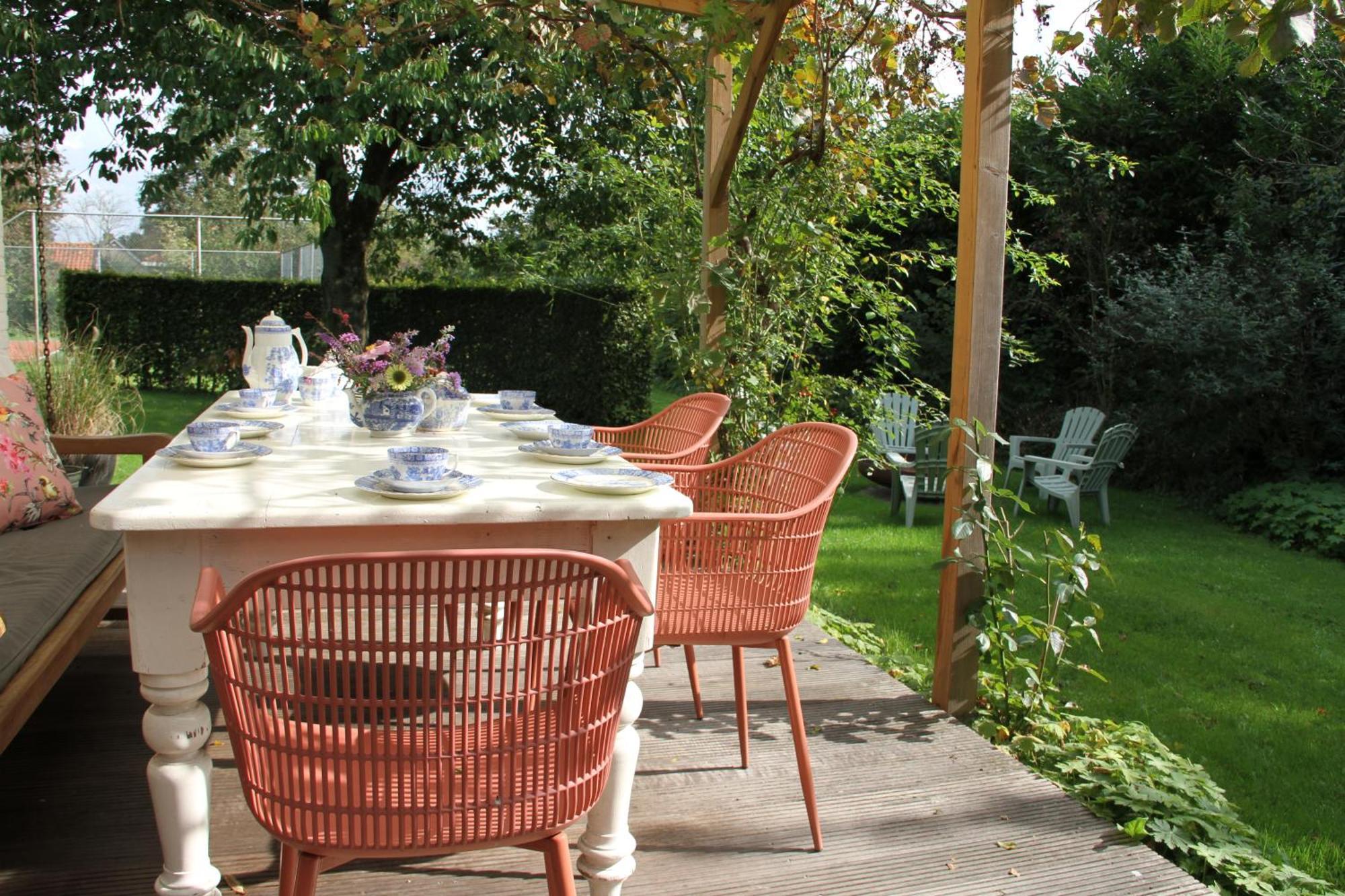 Familiehuis De Betuwe Met Prive Kunstgras Tennisbaan En Sauna Villa Erichem Exterior foto
